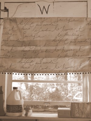 laundryafter Simple valance made from a fabric remnant and some cute trim.